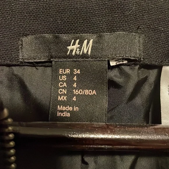 Studded vest - Picture 4 of 4